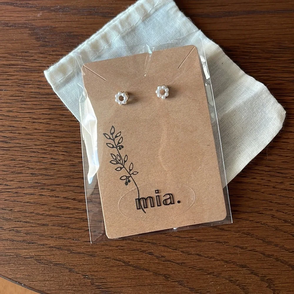MIA. earrings style 3. - Picture 2 of 7